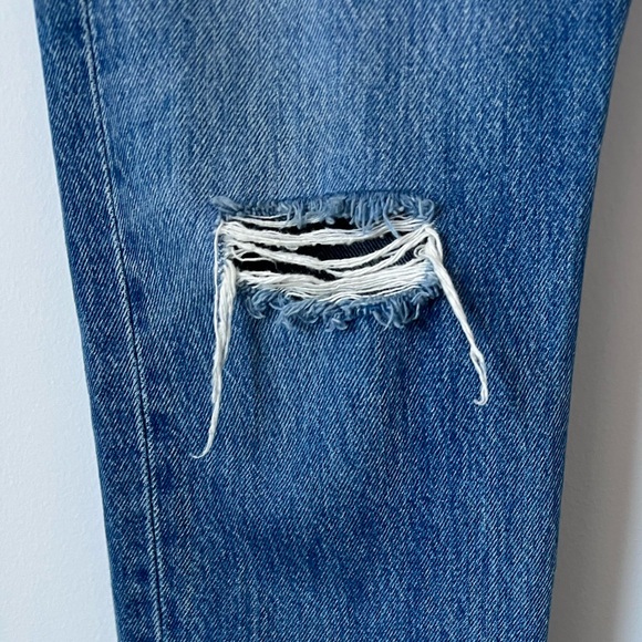 Levi’s Wedgie Icon Athens Hera size 28 distressed blue jeans - Picture 5 of 13